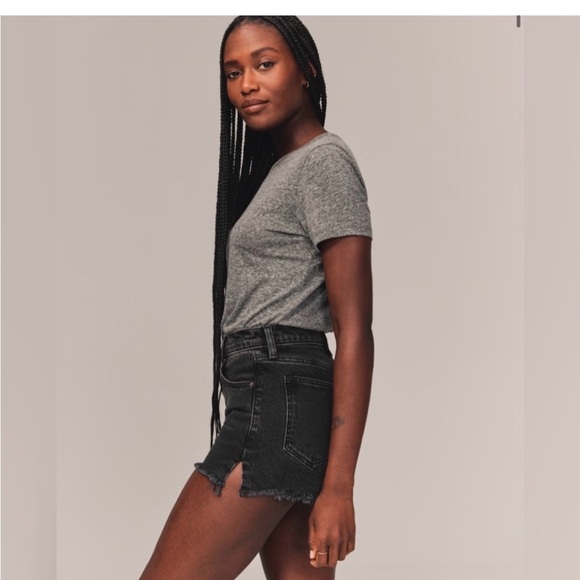 Abercrombie & Fitch The Mom Shorts High Rise Denim Black Frayed Hem-Size 30 (10) - Picture 2 of 12